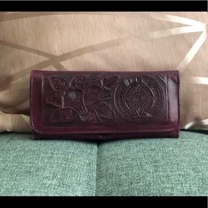 Hand made purple wallet. Made in Mexico.